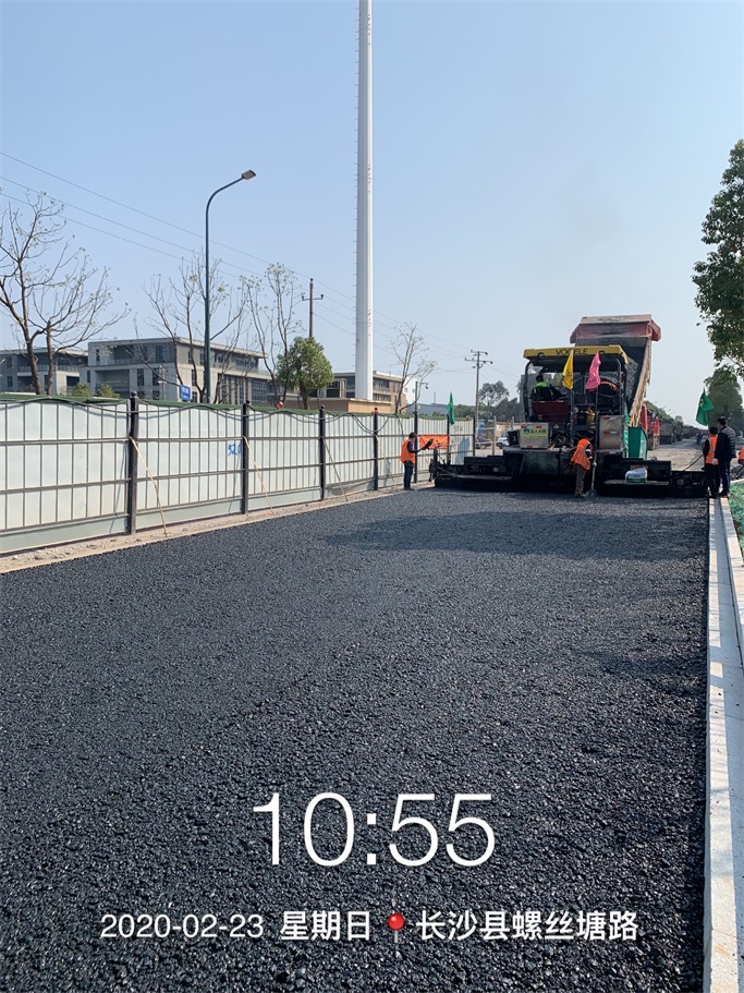 長沙太空金路橋材料有限公司,雙鋼輪壓路機(jī),福格勒瀝青攤鋪機(jī),AC系列,AF系列,SBS系列