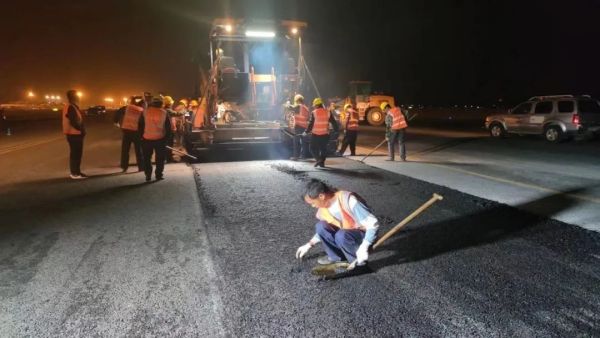 長沙太空金路橋材料有限公司,雙鋼輪壓路機,福格勒瀝青攤鋪機,AC系列,AF系列,SBS系列