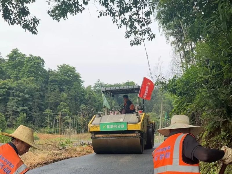 長沙太空金路橋材料有限公司,雙鋼輪壓路機(jī),福格勒瀝青攤鋪機(jī),AC系列,AF系列,SBS系列